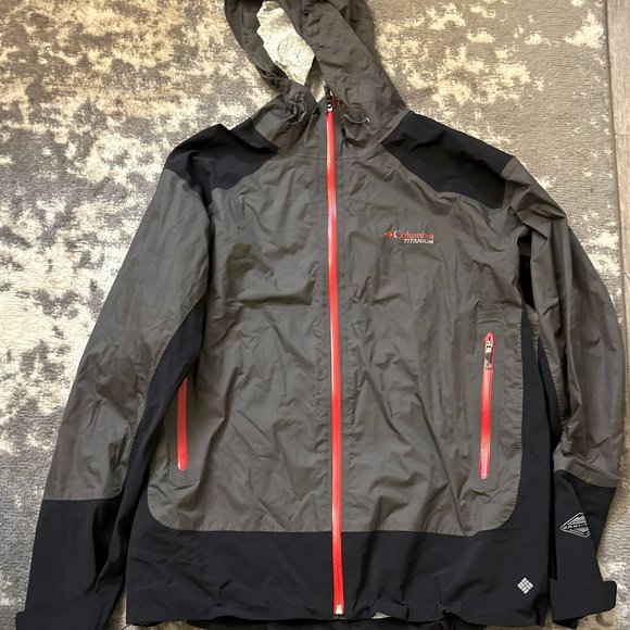 Columbia Sportswear Men's Omni-Tech Waterproof  Titanium Hiking Jacket XL - Picture 1 of 4